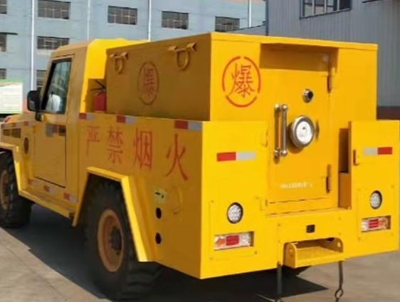 谢通门凯龙爆破器材运输车：保障爆破任务的安全运行