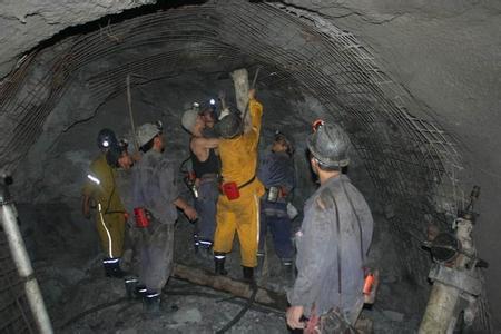 谢通门工程爆破中的危险因素分析以及应对工程爆破危险的措施